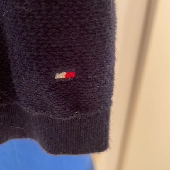 Tommy Hilfiger Blue Striped V Neck Sweater - Picture 5 of 6